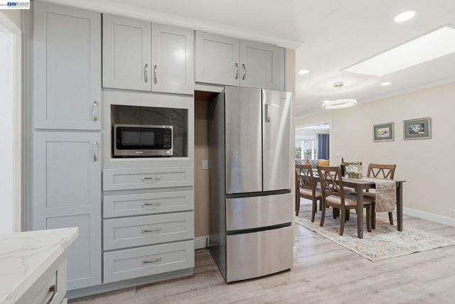 1204 Vistagrand Dr, San Leandro, CA 94577