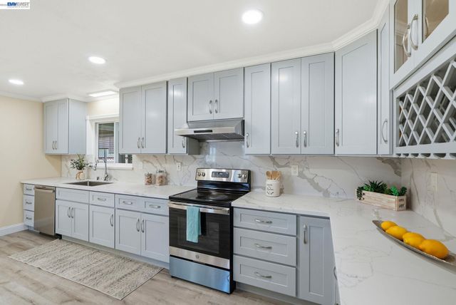 1204 Vistagrand Dr, San Leandro, CA 94577