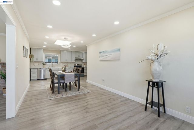 1204 Vistagrand Dr, San Leandro, CA 94577
