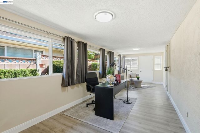 1204 Vistagrand Dr, San Leandro, CA 94577