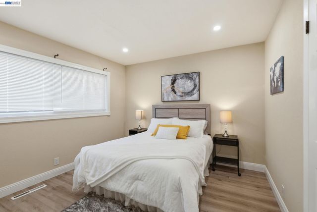 1204 Vistagrand Dr, San Leandro, CA 94577