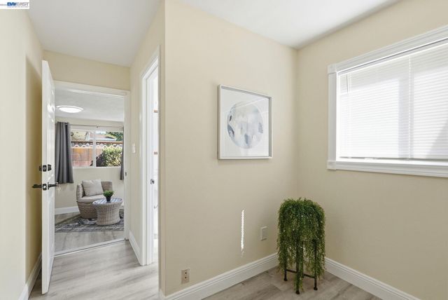 1204 Vistagrand Dr, San Leandro, CA 94577