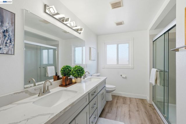 1204 Vistagrand Dr, San Leandro, CA 94577