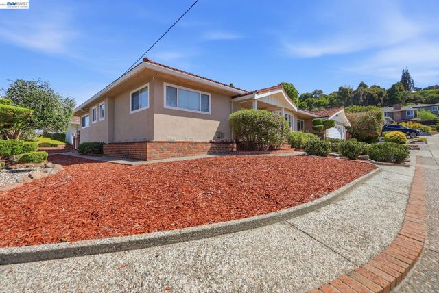 1204 Vistagrand Dr, San Leandro, CA 94577