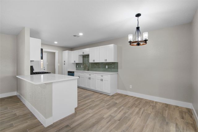 209 N Lazy Lane, Clute, TX 77531