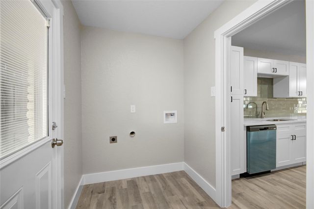 209 N Lazy Lane, Clute, TX 77531