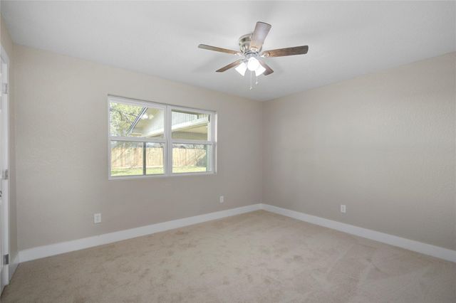 209 N Lazy Lane, Clute, TX 77531