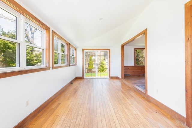 8 Providence St, Falmouth, MA 02536