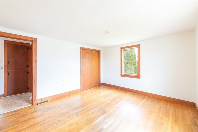 8 Providence St, Falmouth, MA 02536