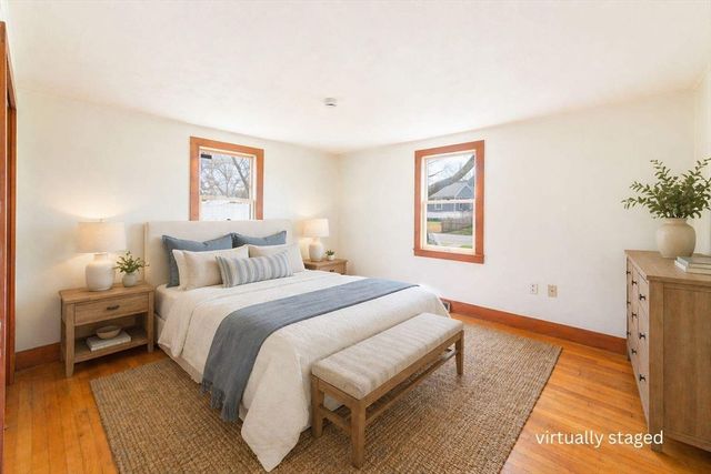 8 Providence St, Falmouth, MA 02536