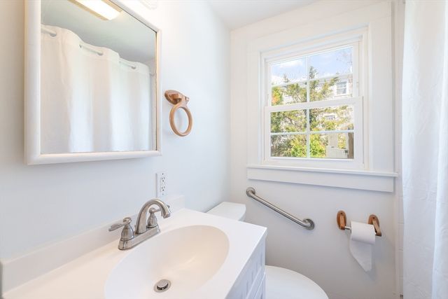 8 Providence St, Falmouth, MA 02536