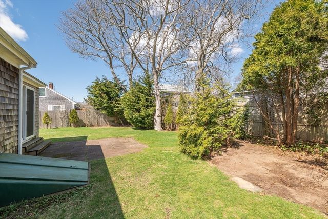 8 Providence St, Falmouth, MA 02536