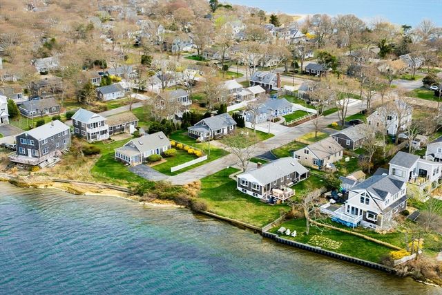 8 Providence St, Falmouth, MA 02536