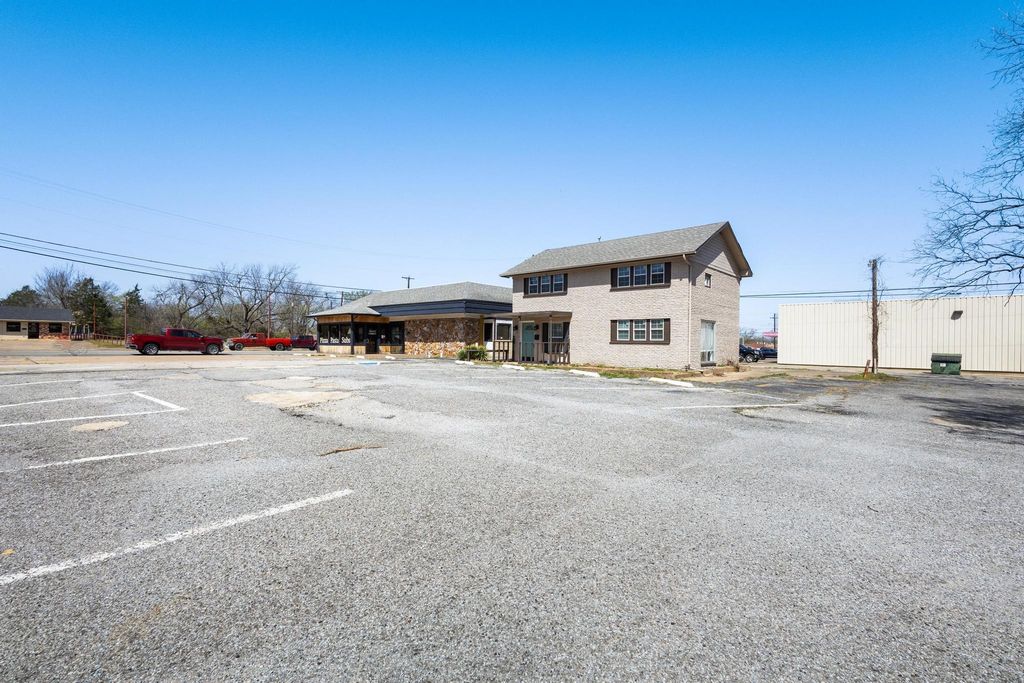 127 W Texas Street, Denison, TX 75021