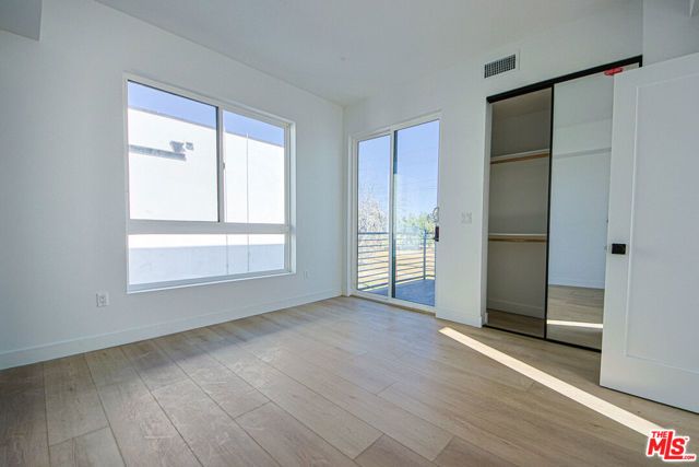6405 Odessa Avenue, Los Angeles, CA 91406