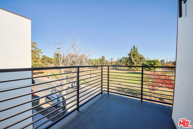 6405 Odessa Avenue, Los Angeles, CA 91406