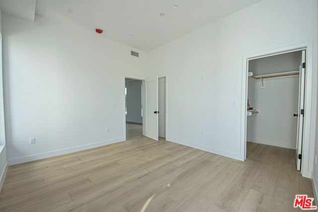 6405 Odessa Avenue, Los Angeles, CA 91406
