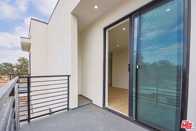 6405 Odessa Avenue, Los Angeles, CA 91406