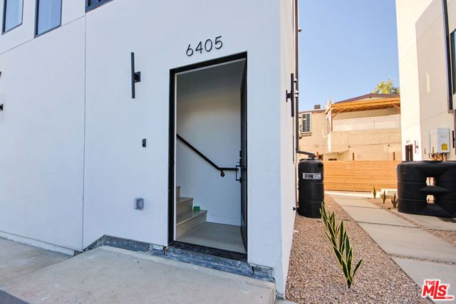 6405 Odessa Avenue, Los Angeles, CA 91406