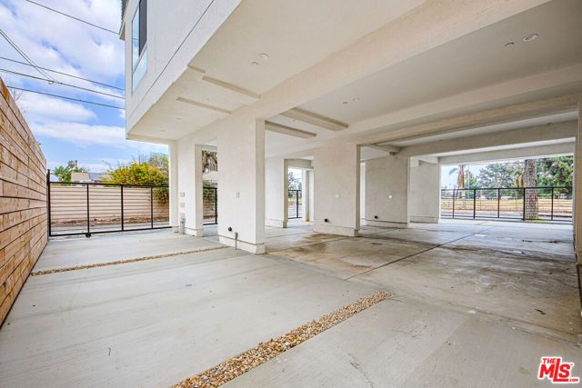 6405 Odessa Avenue, Los Angeles, CA 91406