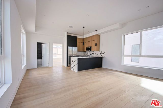 6405 Odessa Avenue, Los Angeles, CA 91406