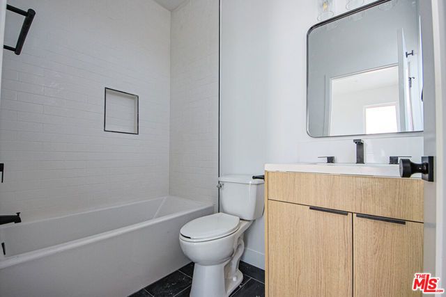 6405 Odessa Avenue, Los Angeles, CA 91406