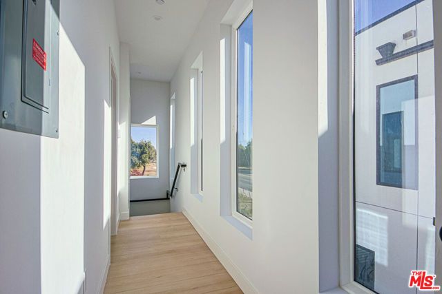 6405 Odessa Avenue, Los Angeles, CA 91406