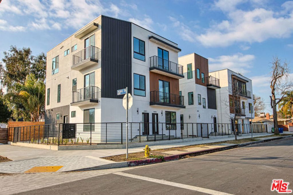 6405 Odessa Avenue, Los Angeles, CA 91406