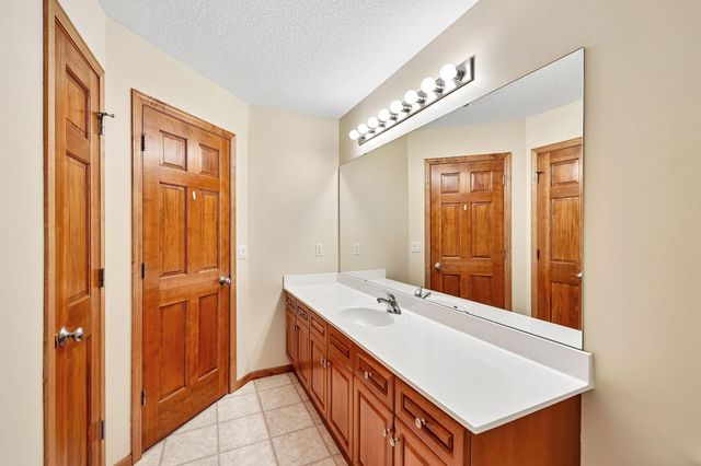 4575 Jewel Lane N, Plymouth, MN 55446