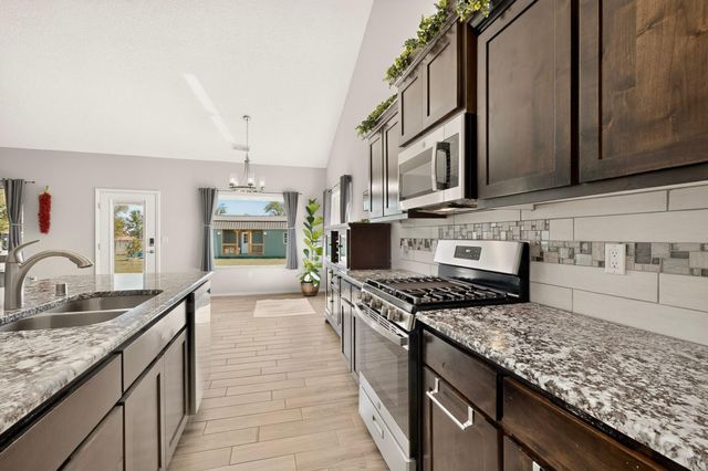 5 Eli Court, Belen, NM 87002