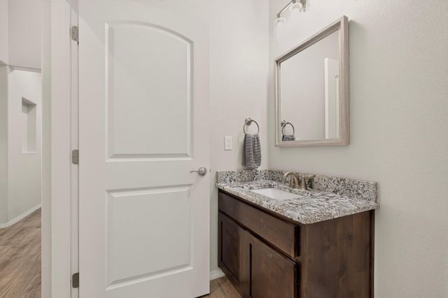 5 Eli Court, Belen, NM 87002