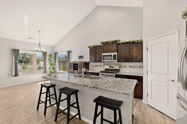 5 Eli Court, Belen, NM 87002
