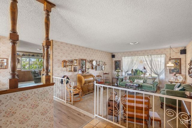 7240 Olive Drive, Bakersfield, CA 93308