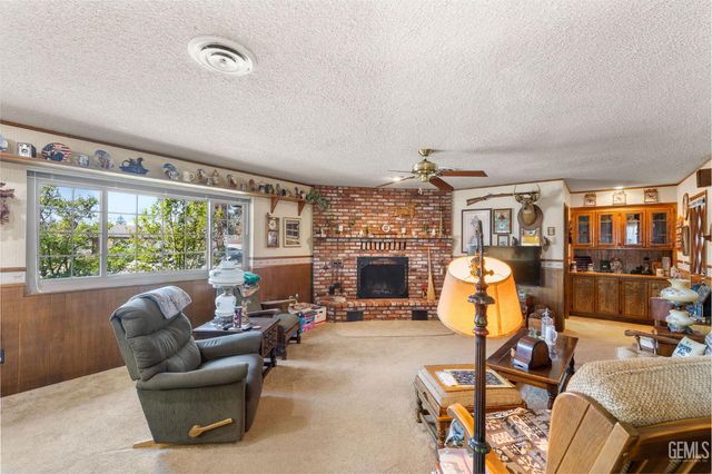 7240 Olive Drive, Bakersfield, CA 93308