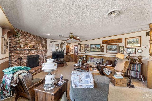 7240 Olive Drive, Bakersfield, CA 93308