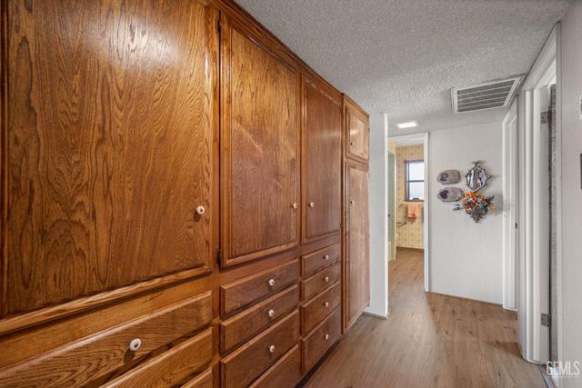 7240 Olive Drive, Bakersfield, CA 93308