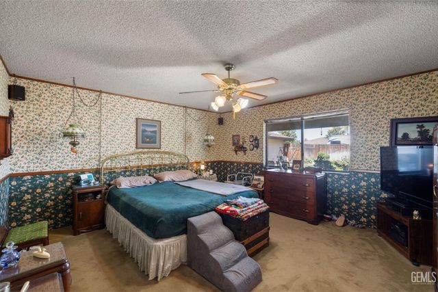 7240 Olive Drive, Bakersfield, CA 93308