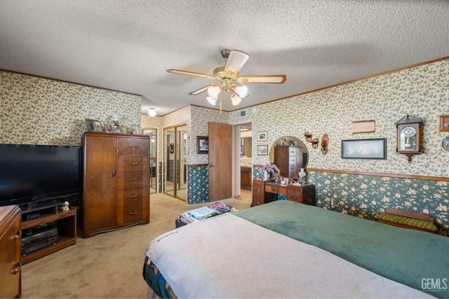 7240 Olive Drive, Bakersfield, CA 93308