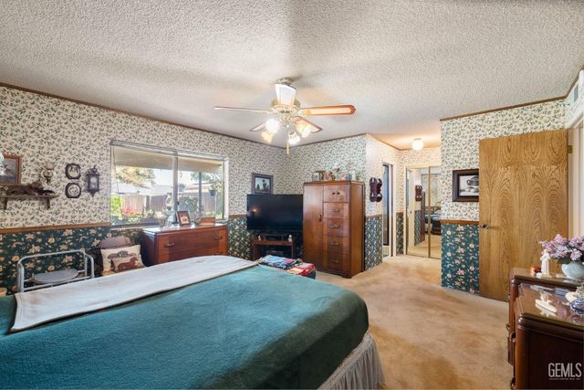 7240 Olive Drive, Bakersfield, CA 93308