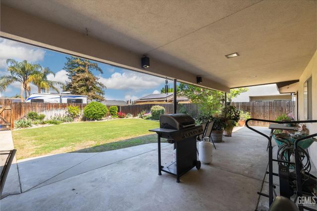 7240 Olive Drive, Bakersfield, CA 93308