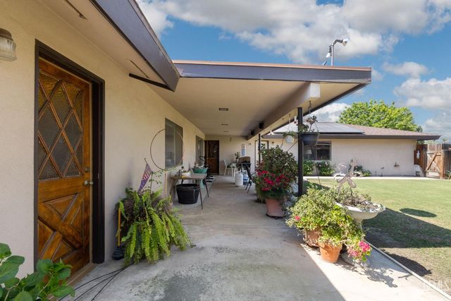 7240 Olive Drive, Bakersfield, CA 93308