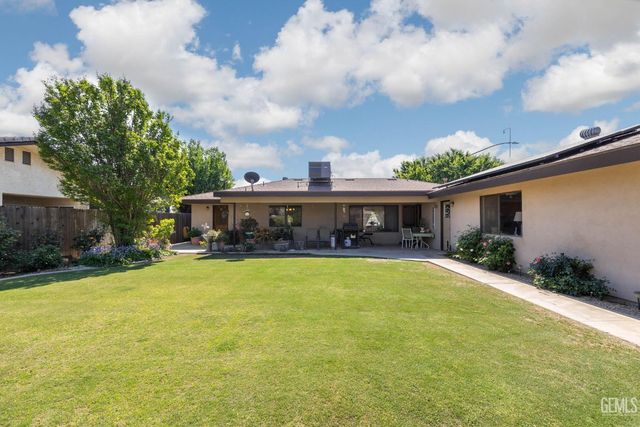 7240 Olive Drive, Bakersfield, CA 93308