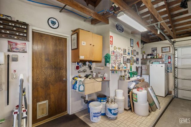 7240 Olive Drive, Bakersfield, CA 93308