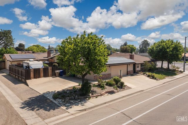 7240 Olive Drive, Bakersfield, CA 93308