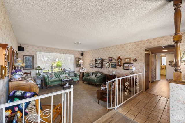 7240 Olive Drive, Bakersfield, CA 93308