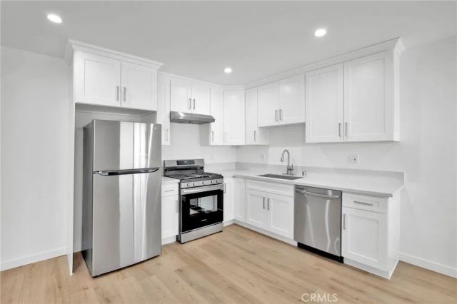 13018 Valleyheart Drive 4, Studio City, CA 91604