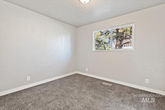 10033 W Idlewood Drive, Boise, ID 83709