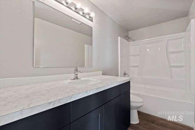 10033 W Idlewood Drive, Boise, ID 83709