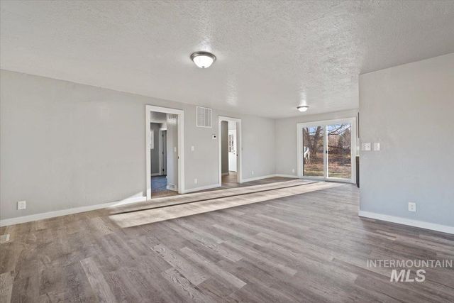 10033 W Idlewood Drive, Boise, ID 83709