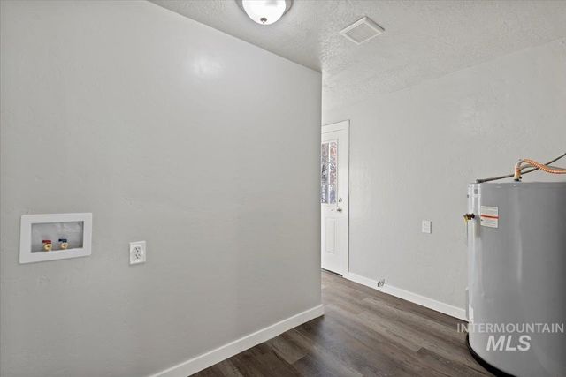 10033 W Idlewood Drive, Boise, ID 83709